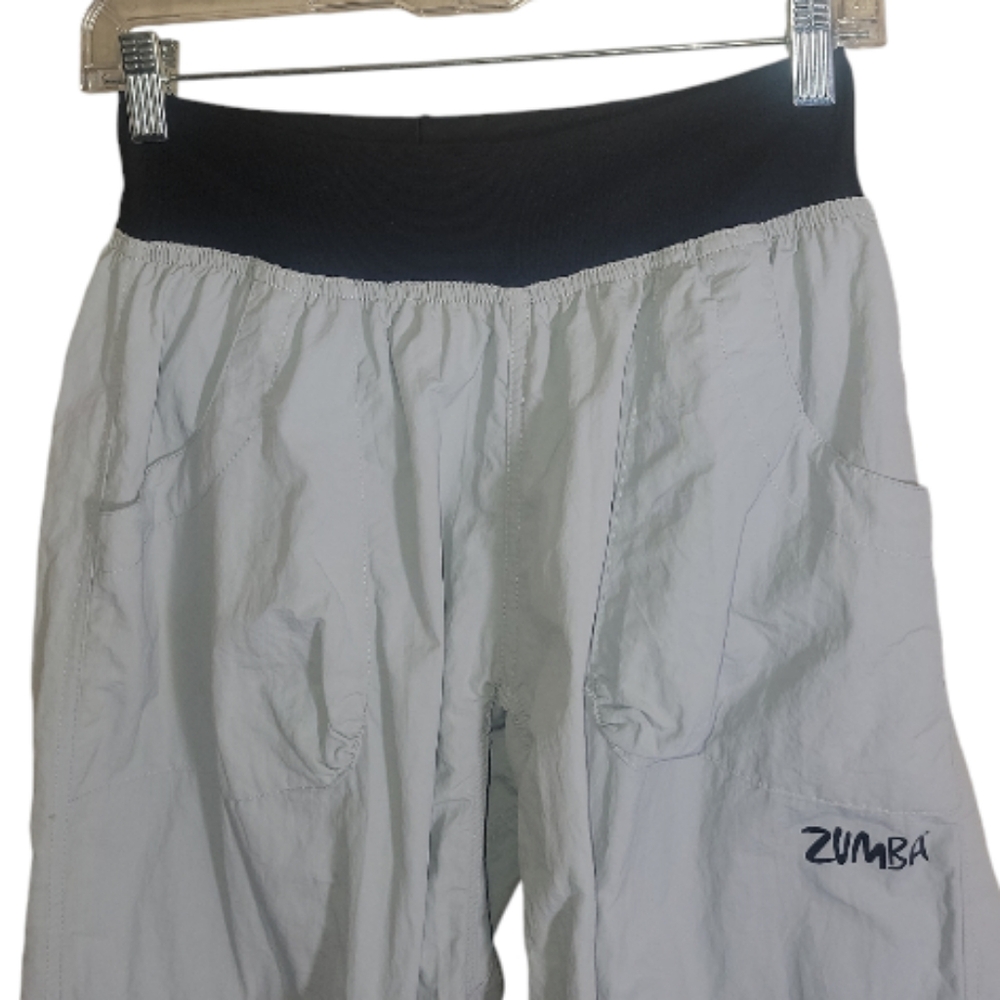 Zumba ultimate orbit cargo capri pants gray black size large - Picture 4 of 10